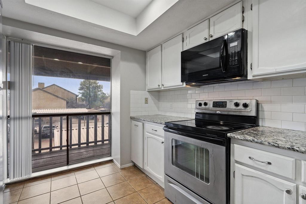 Country Club Place At Las Colinas - Residential