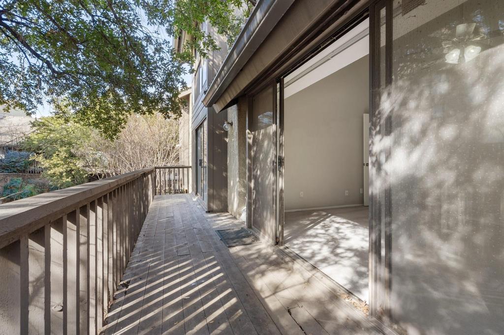 Country Club Place At Las Colinas - Residential