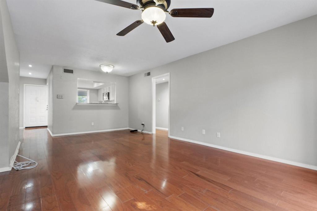 Country Club Place At Las Colinas - Residential