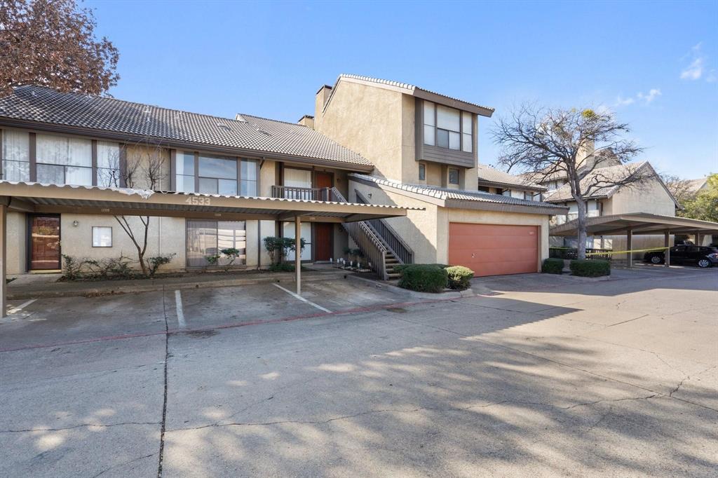 Country Club Place At Las Colinas - Residential