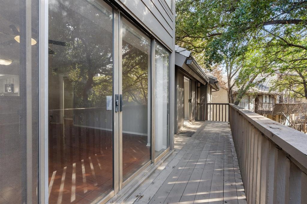 Country Club Place At Las Colinas - Residential