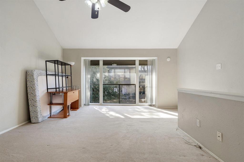 Country Club Place At Las Colinas - Residential