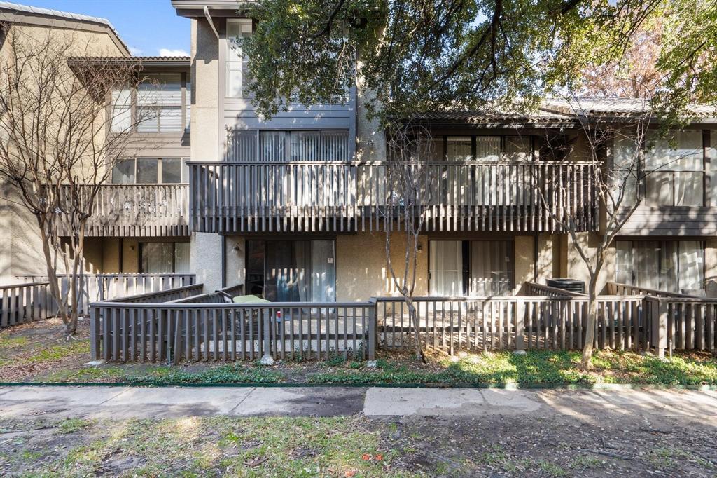 Country Club Place At Las Colinas - Residential