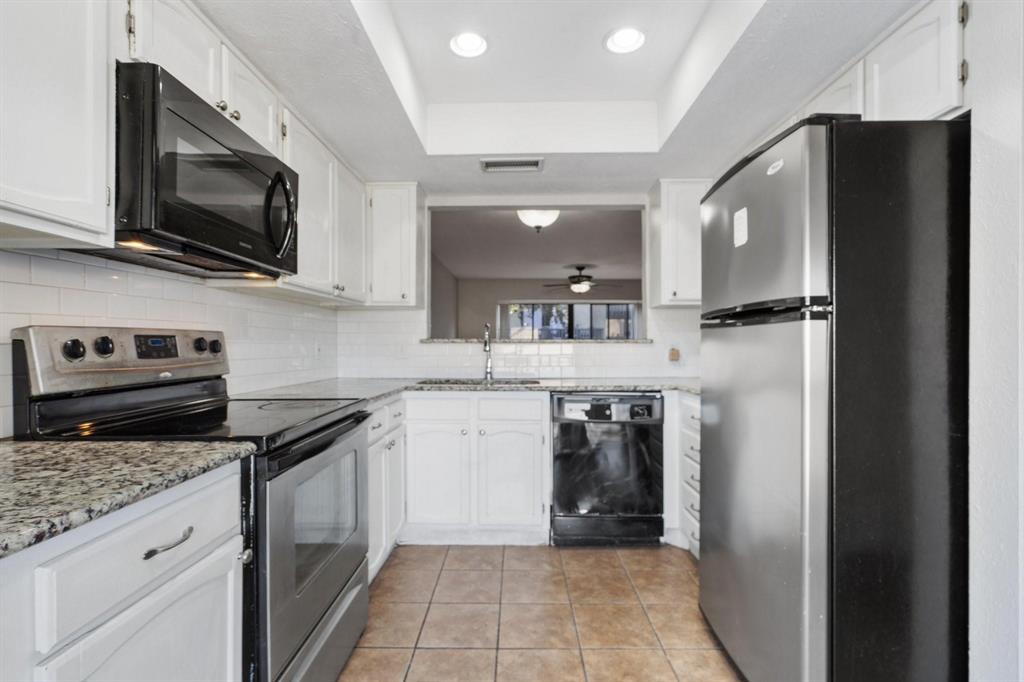 Country Club Place At Las Colinas - Residential