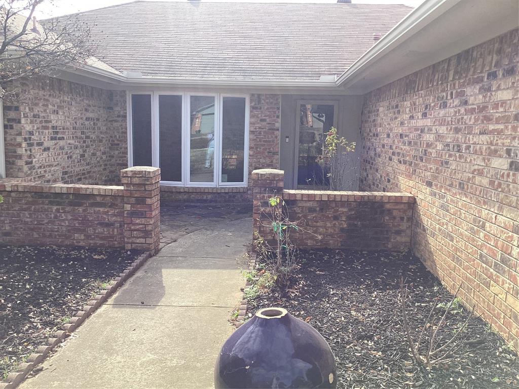 2841 Southridge Drive