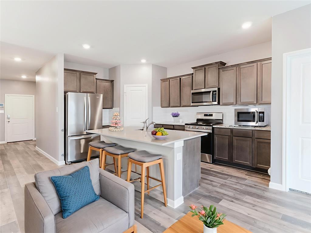 718 Spur Ridge