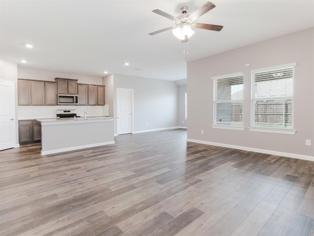 718 Spur Ridge