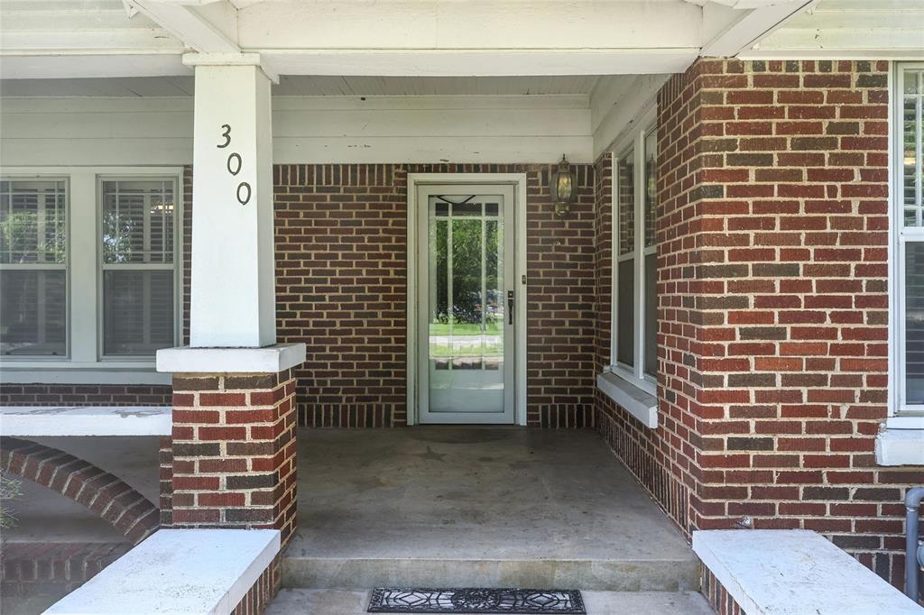300 E 14th Street