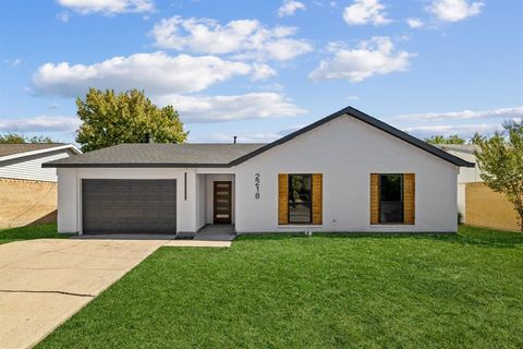 2218 Sheriff Drive Grand Prairie TX 75051