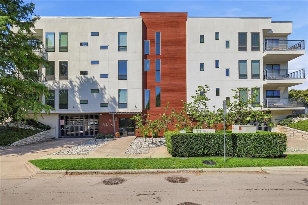 4107 Bowser Avenue 308