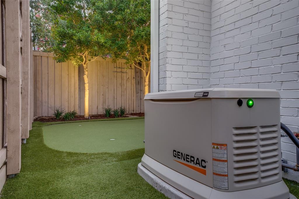 Bob-O-Link Downs - Residential