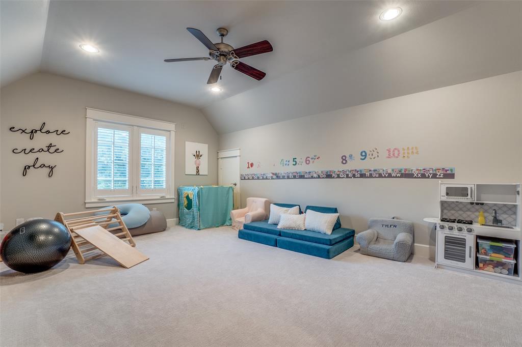 Bob-O-Link Downs - Residential