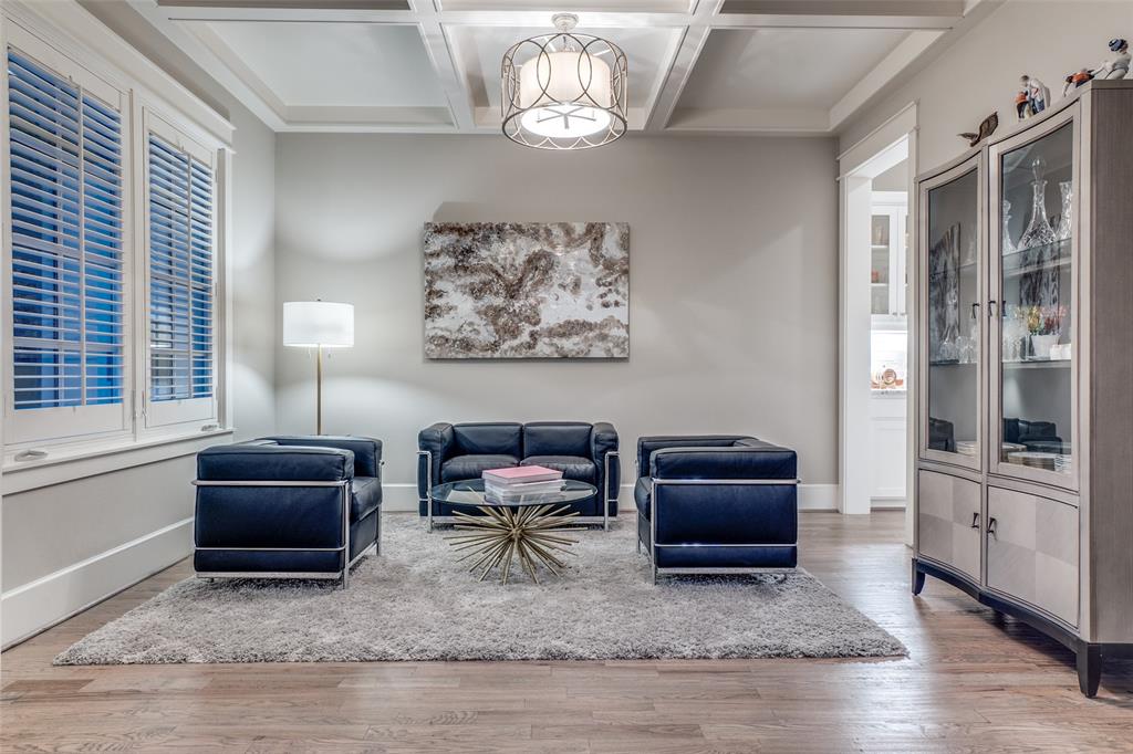 Bob-O-Link Downs - Residential