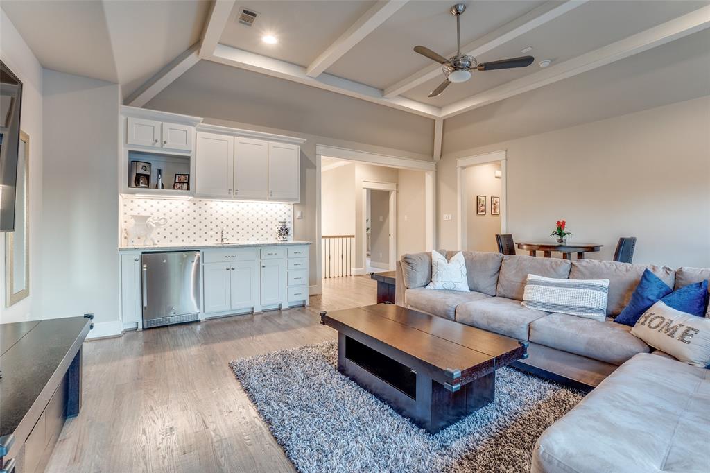 Bob-O-Link Downs - Residential