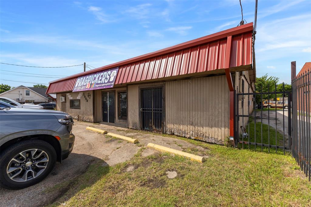 3908 Mansfield Highway