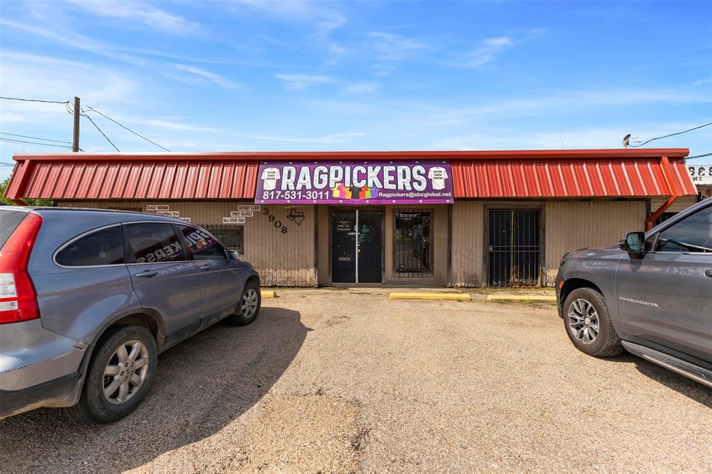 3908 Mansfield Highway