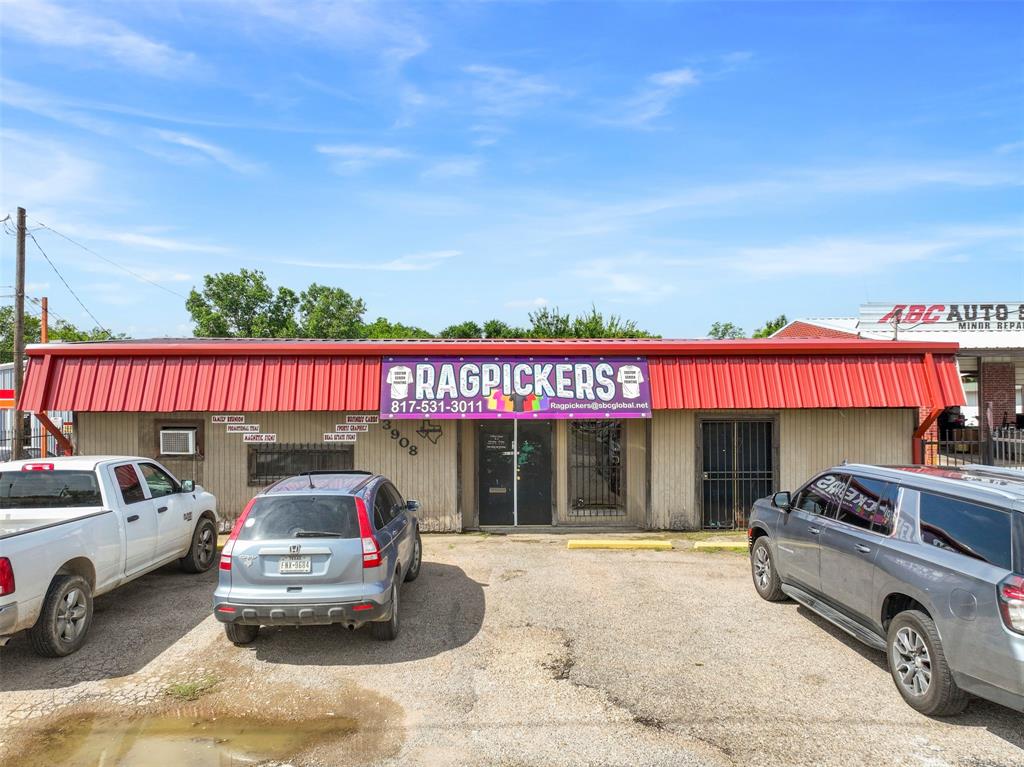 3908 Mansfield Highway