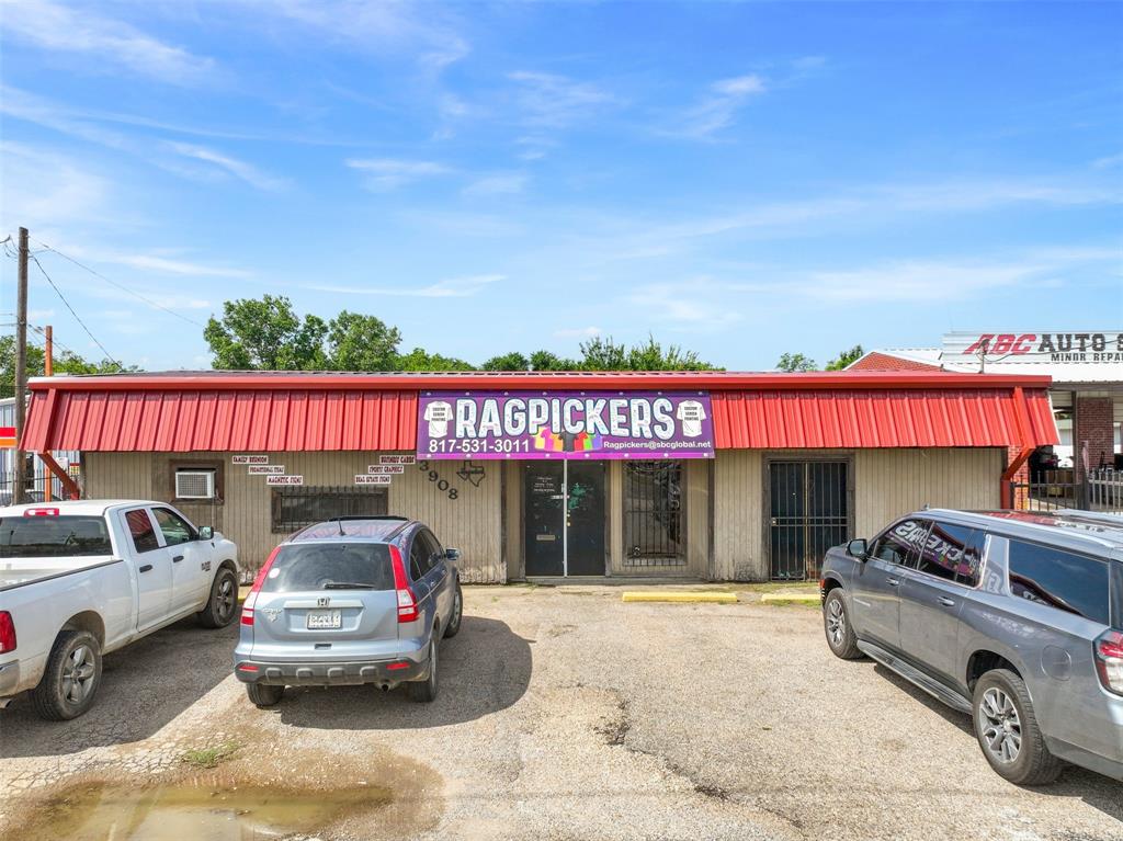 3908 Mansfield Highway