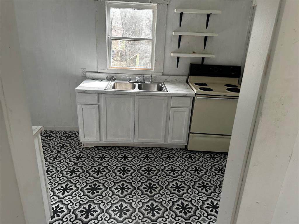 Amanda Collins - Residential