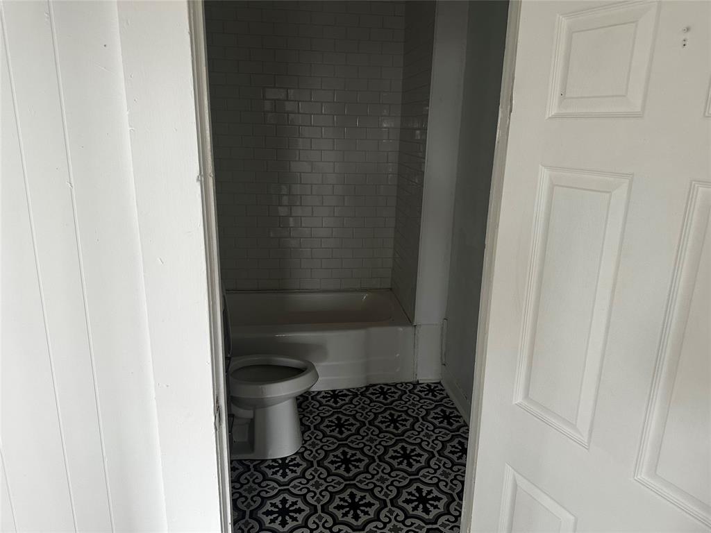 Amanda Collins - Residential