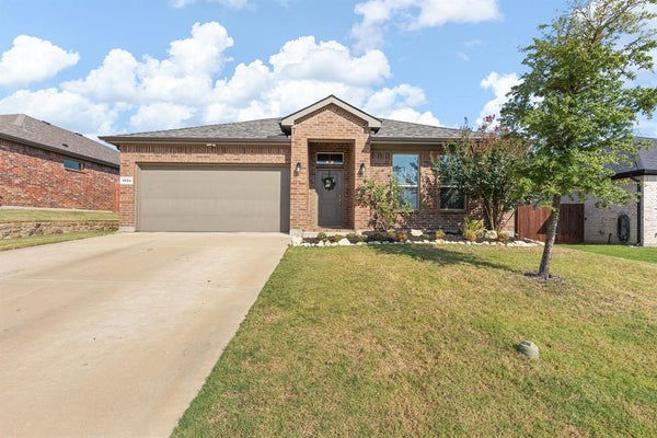 1924 ALBANY LN, CLEBURNE, TX 76033 - Image 46844f5b3bf2ac62bfdaebf7f9941baf/2388967441