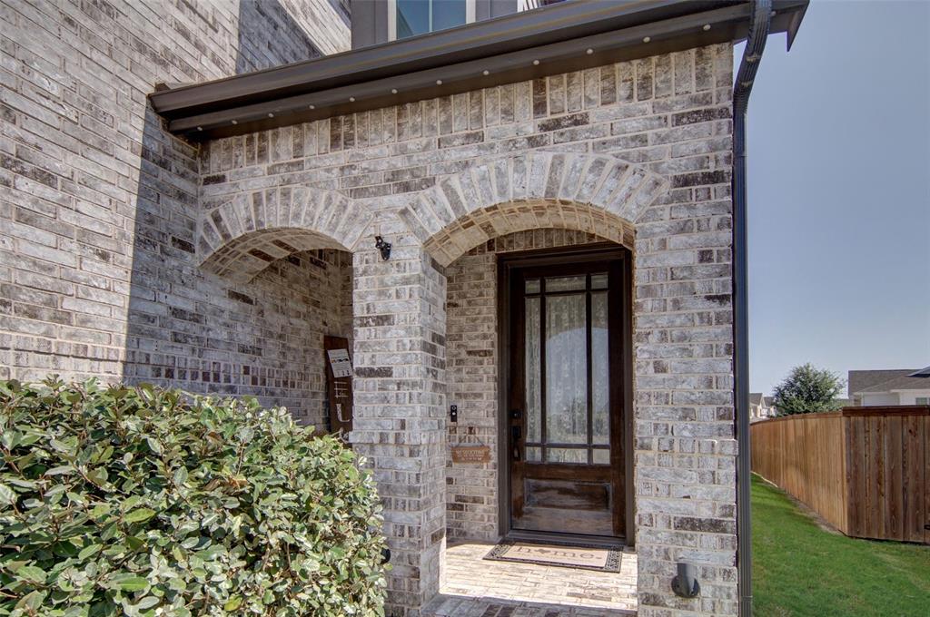 1728 Everitt Trail