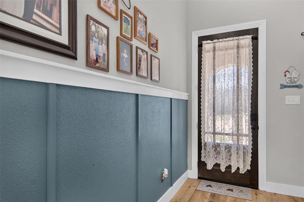 1728 Everitt Trail