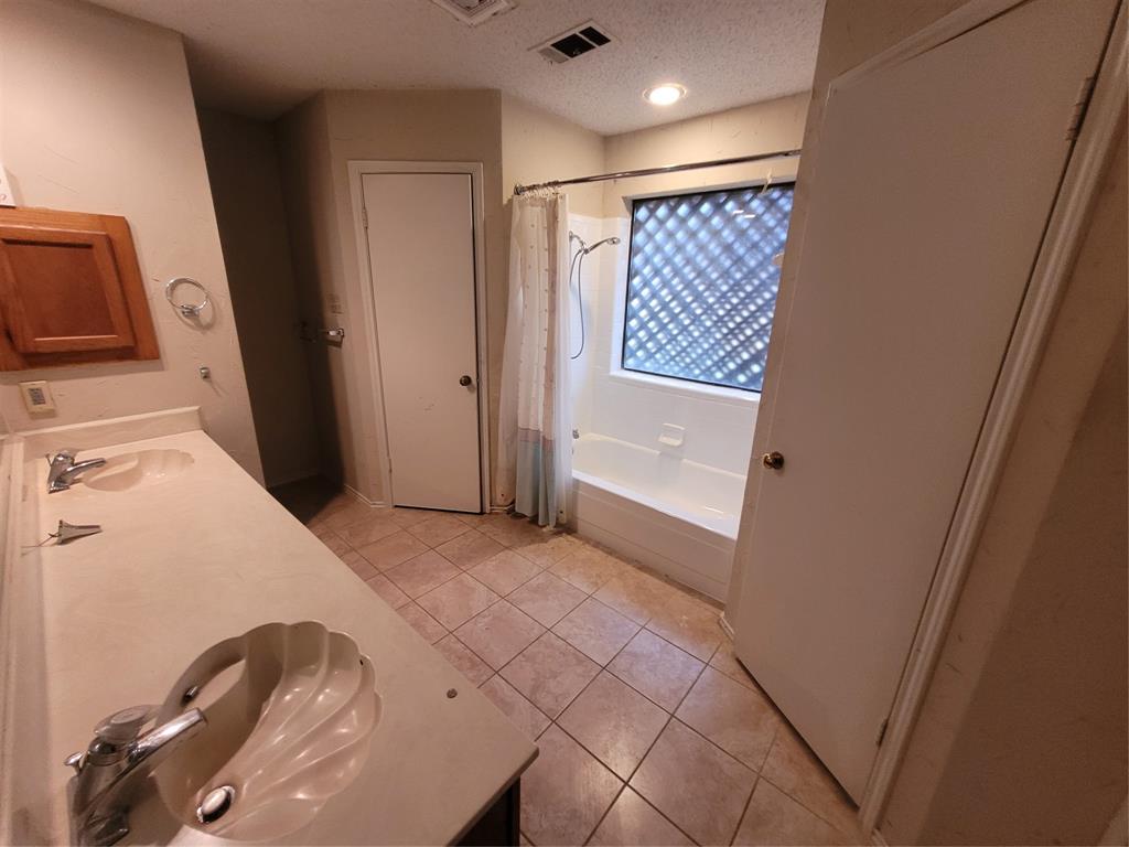 Cross Creek East 03 - Residential Lease