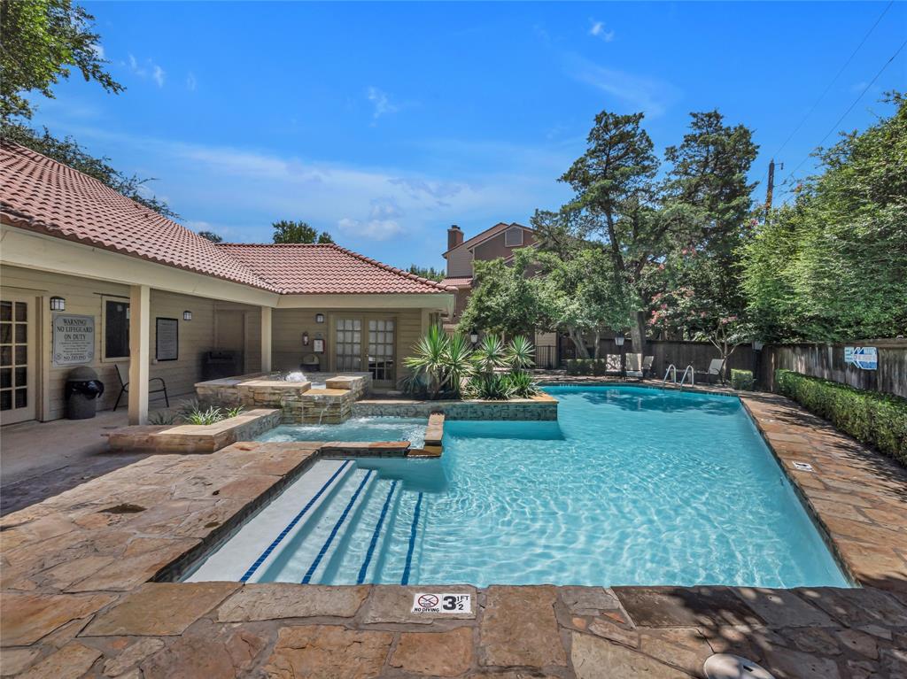 Monticello Crossroads Condo Ph 01-03 - Residential