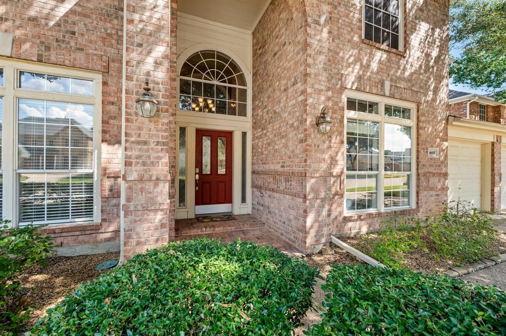 6605 Fox Glen Drive