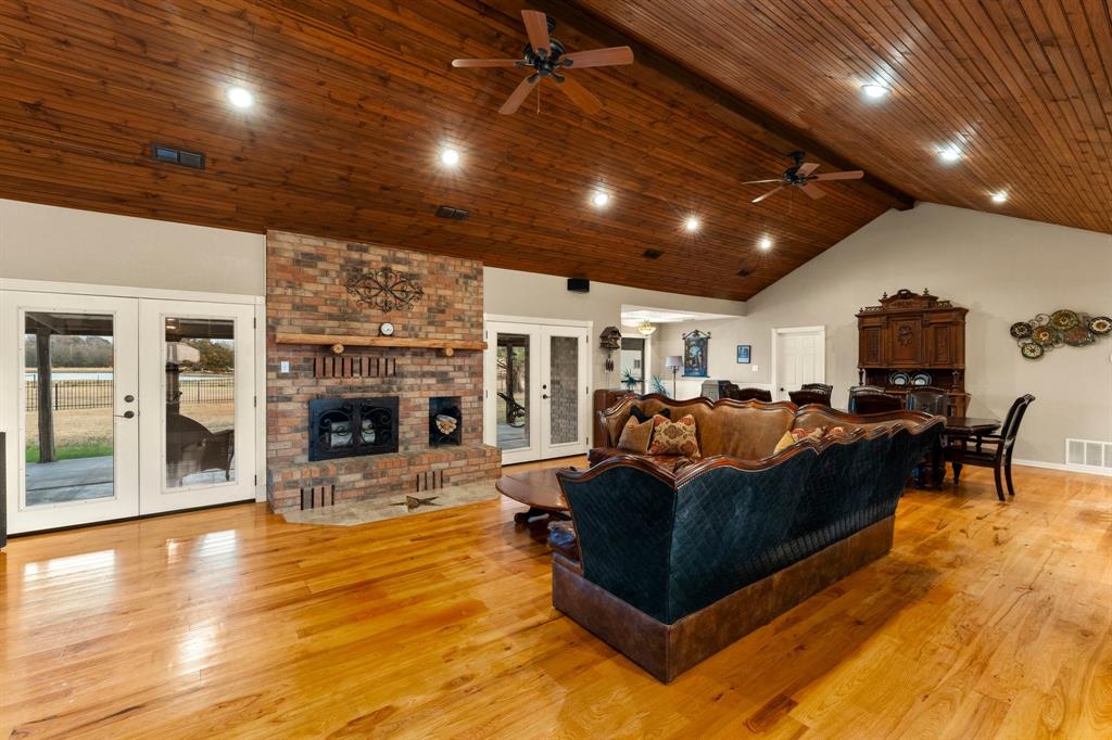 San Antonio & Gulf Railroad - Residential