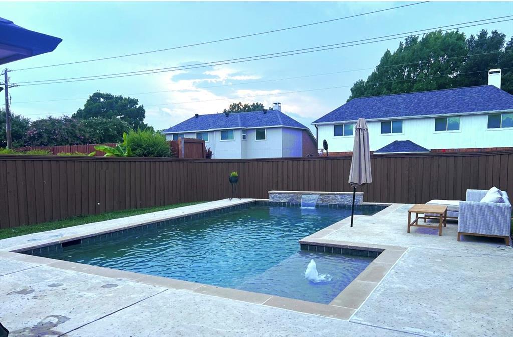 909 Country Lane