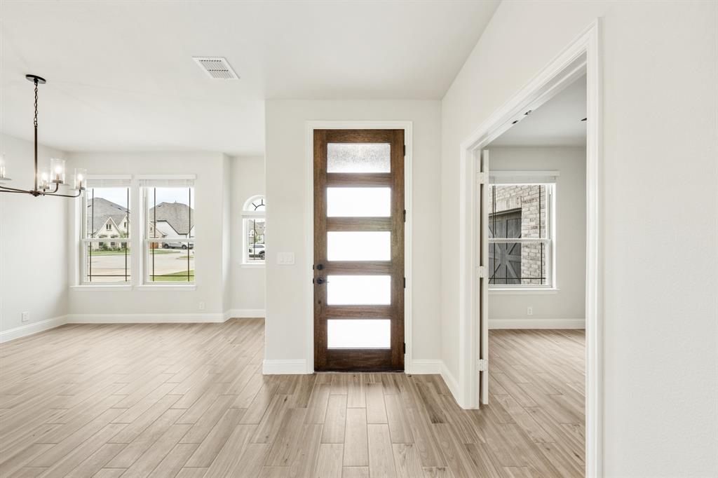 2404 Cornwall Lane