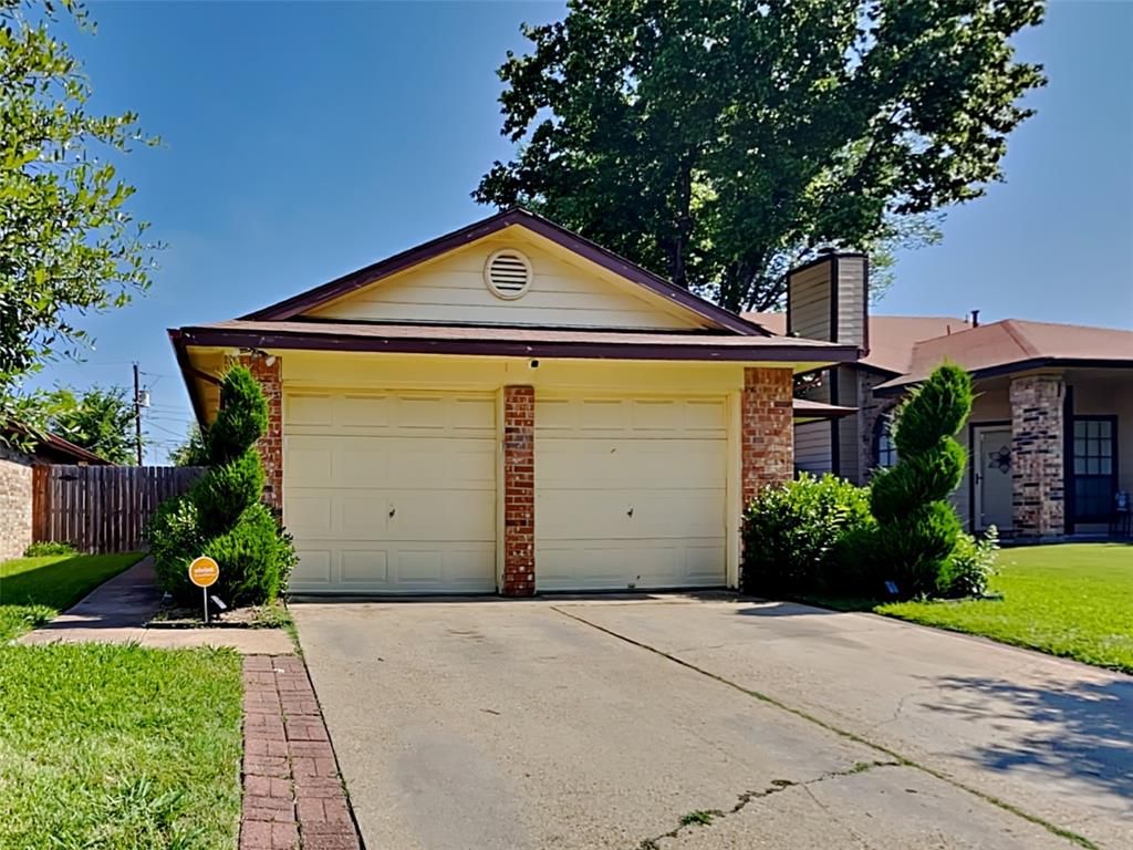 Photo of 1143 Monterrey Trail, Mesquite, TX 75149 (MLS # 21047618)