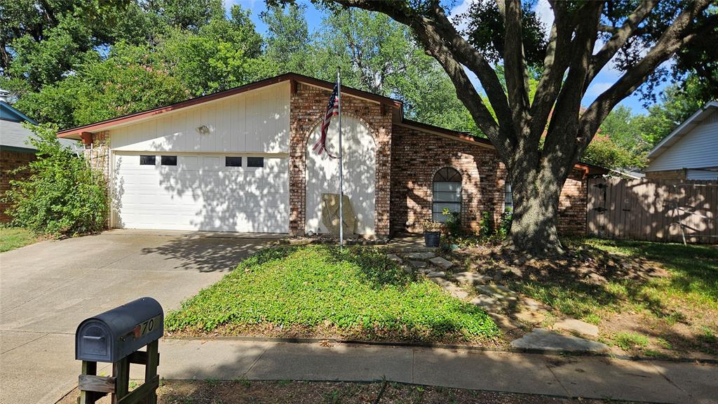 2705 Creekview Drive