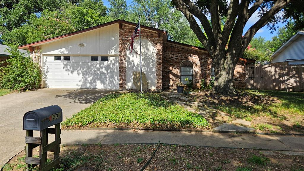2705 Creekview Drive