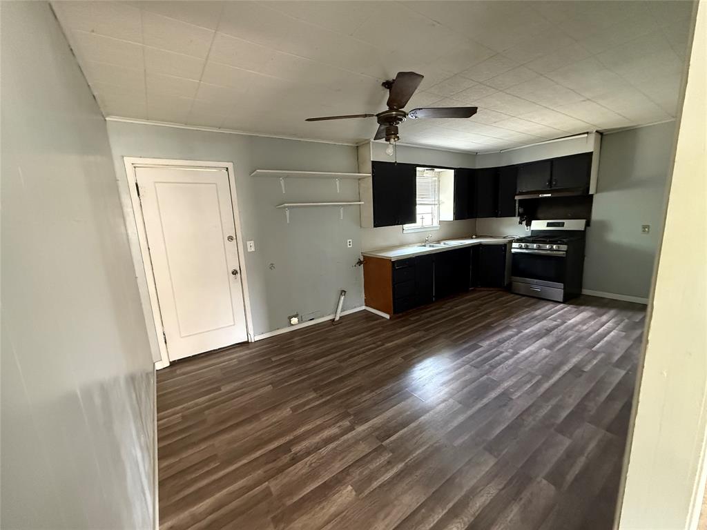 701 Perry