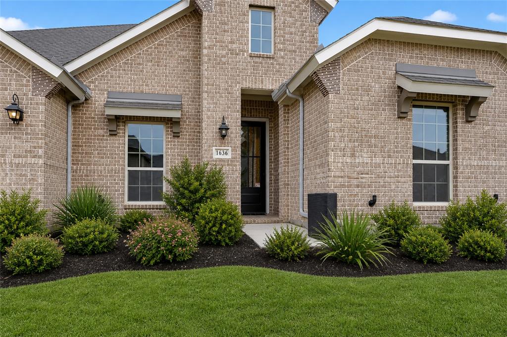 1636 Hydrangea Lane