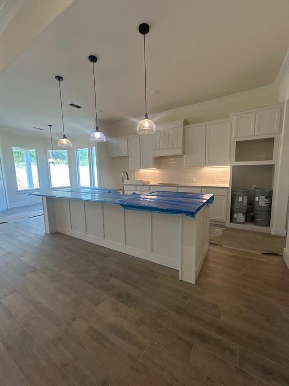 1004 Perrin Lane