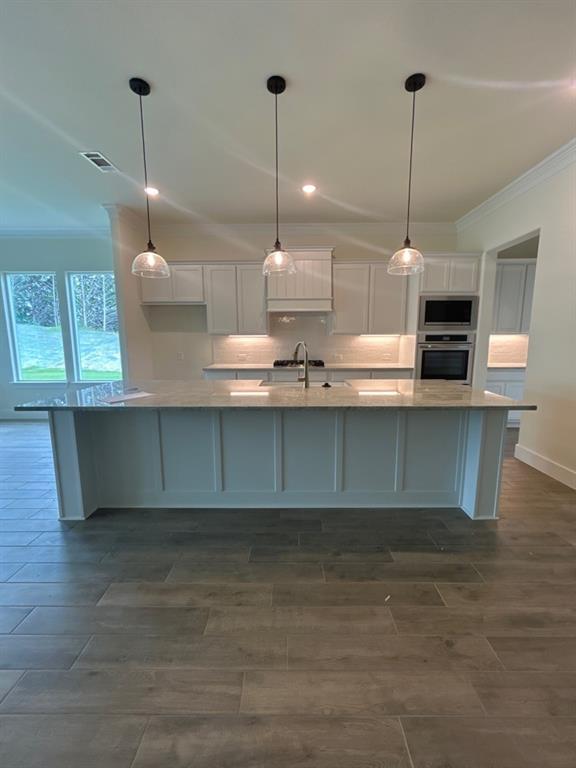 1004 Perrin Lane