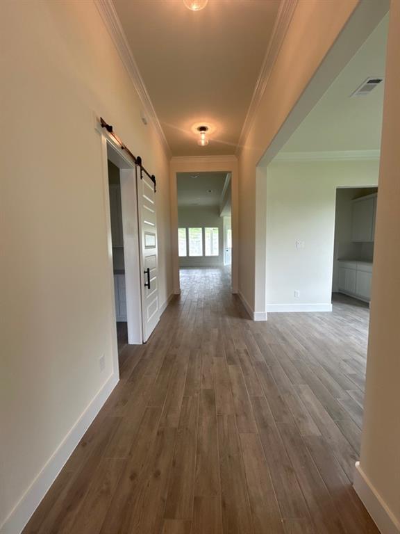 1004 Perrin Lane