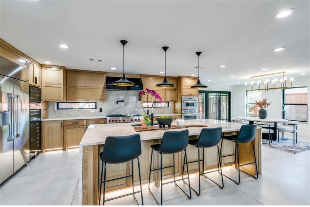 9611 Fallbrook Drive