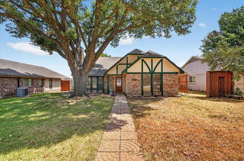 Photo of 4114 Coryell Way, Mesquite, TX 75150 (MLS # 21363539)