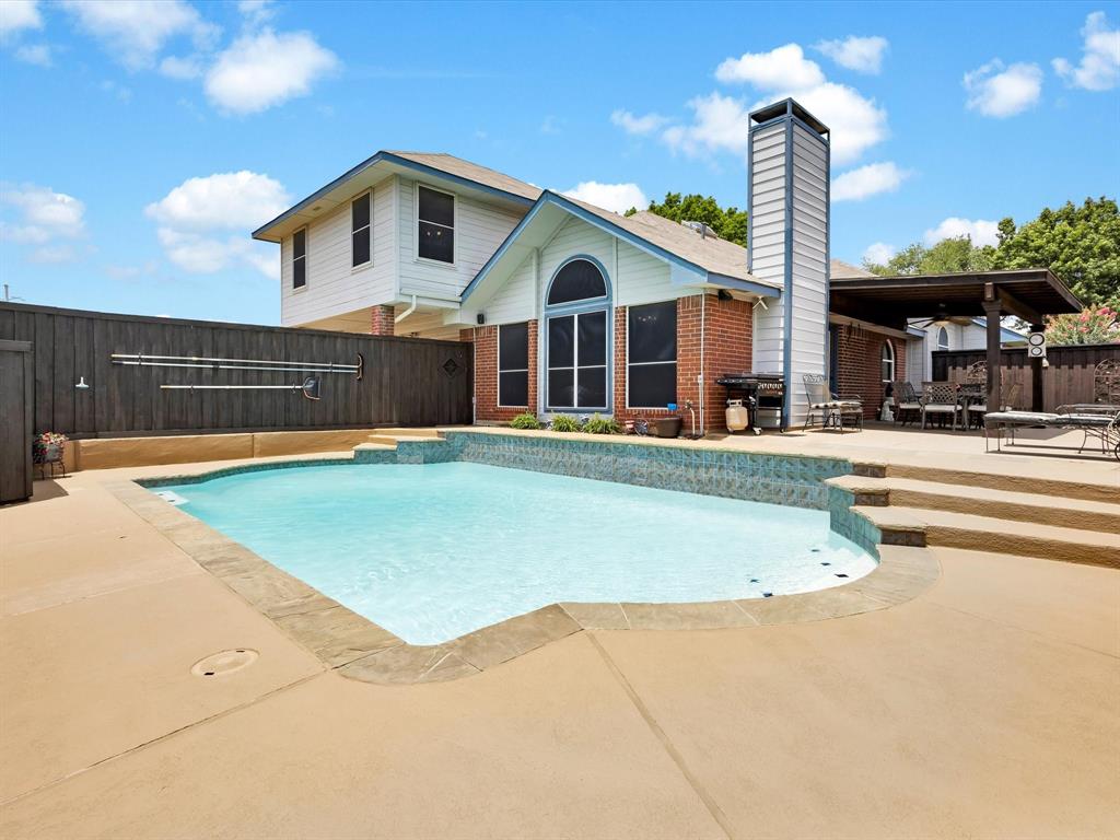 806 Red Oak Drive