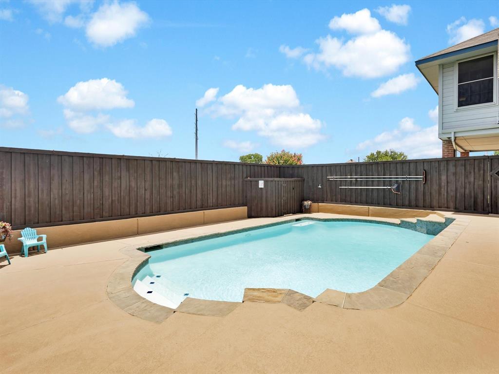 806 Red Oak Drive