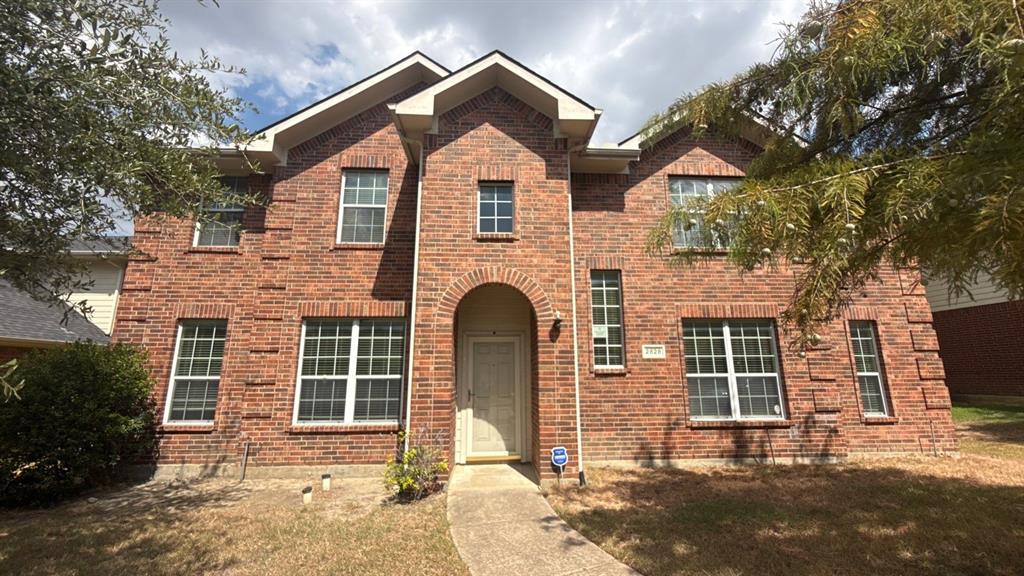 2828 Clear Creek Drive
