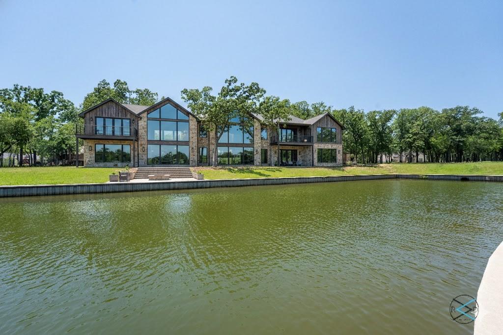 Pinnacle Club - Land