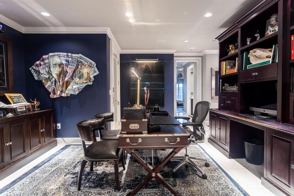 2525 N PEARL Street 1704