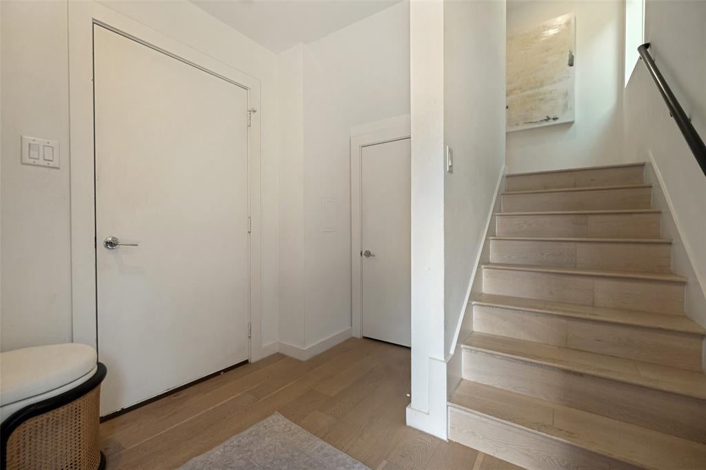 427 W 10th Street 601