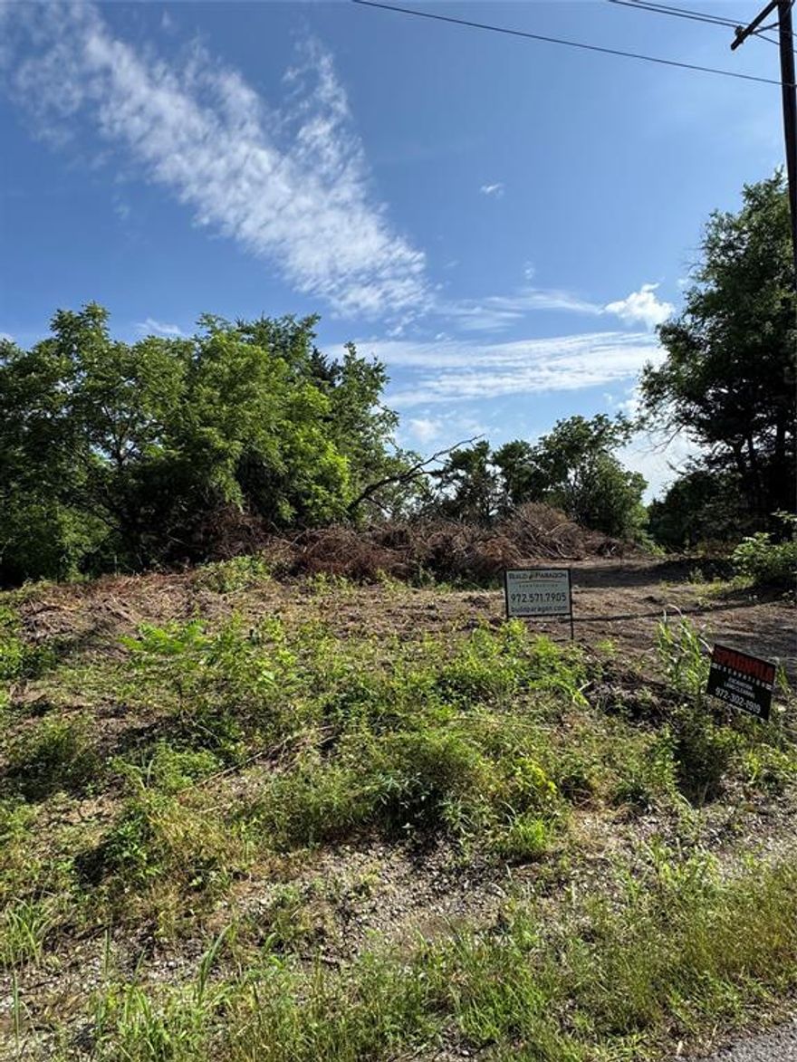 Beautiful wooded almost acre lot is waiting for you to call it home! Outside city limits, no deed restrictions, no HOA, no MUD, no PID. Less than 10 minutes from Preston or 75, this location is perfectly secluded in a country setting yet so close to the city life. Build your custom dream home with Build Paragon Construction or use the already prepared 4192 sq ft floor plan. Come take a drive and view the property before it's too late!